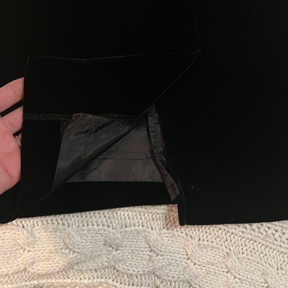 Black Velvet Pencil Skirt size 6 - Picture 3 of 10